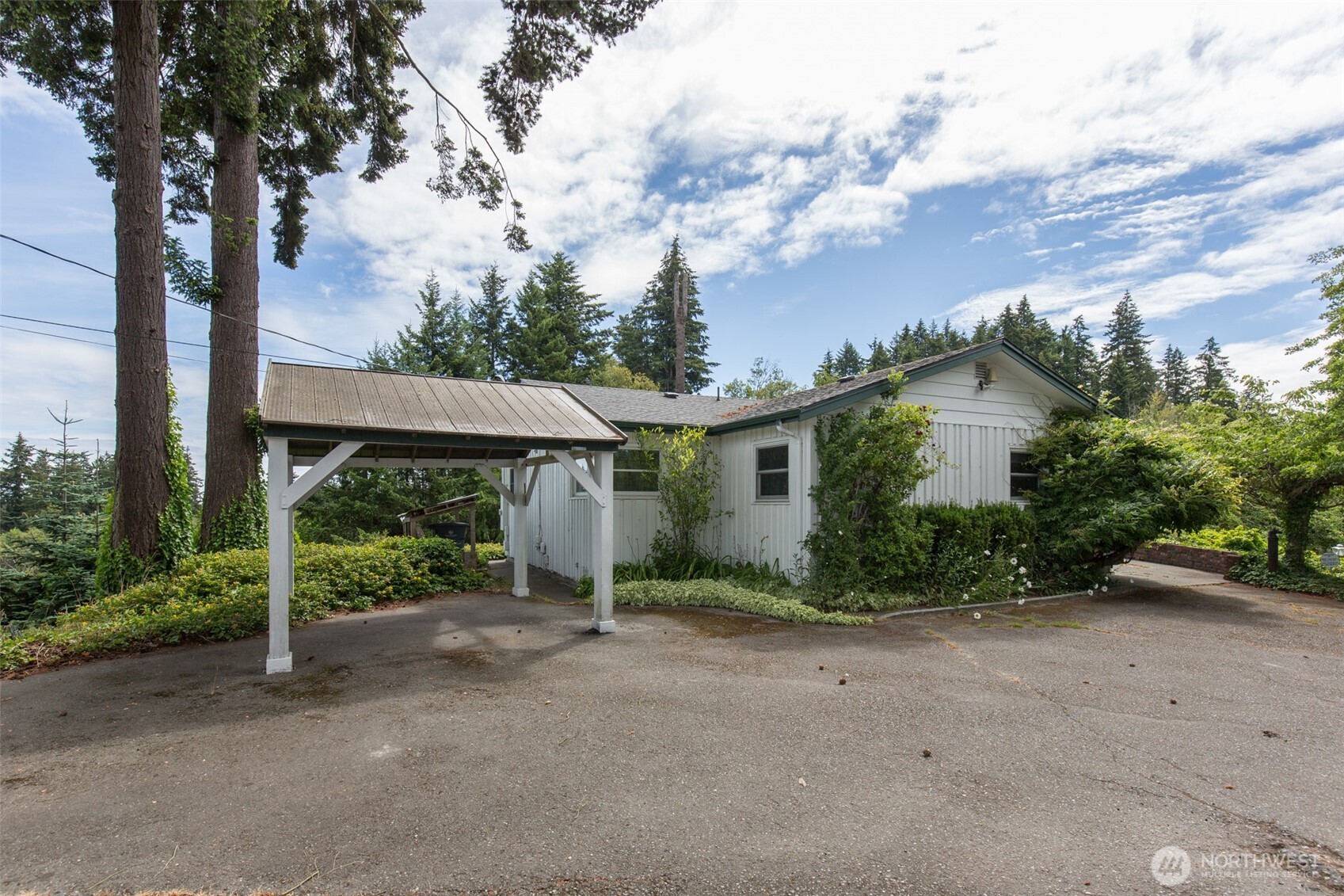 441 E Hillcrest Drive Property Photo 35