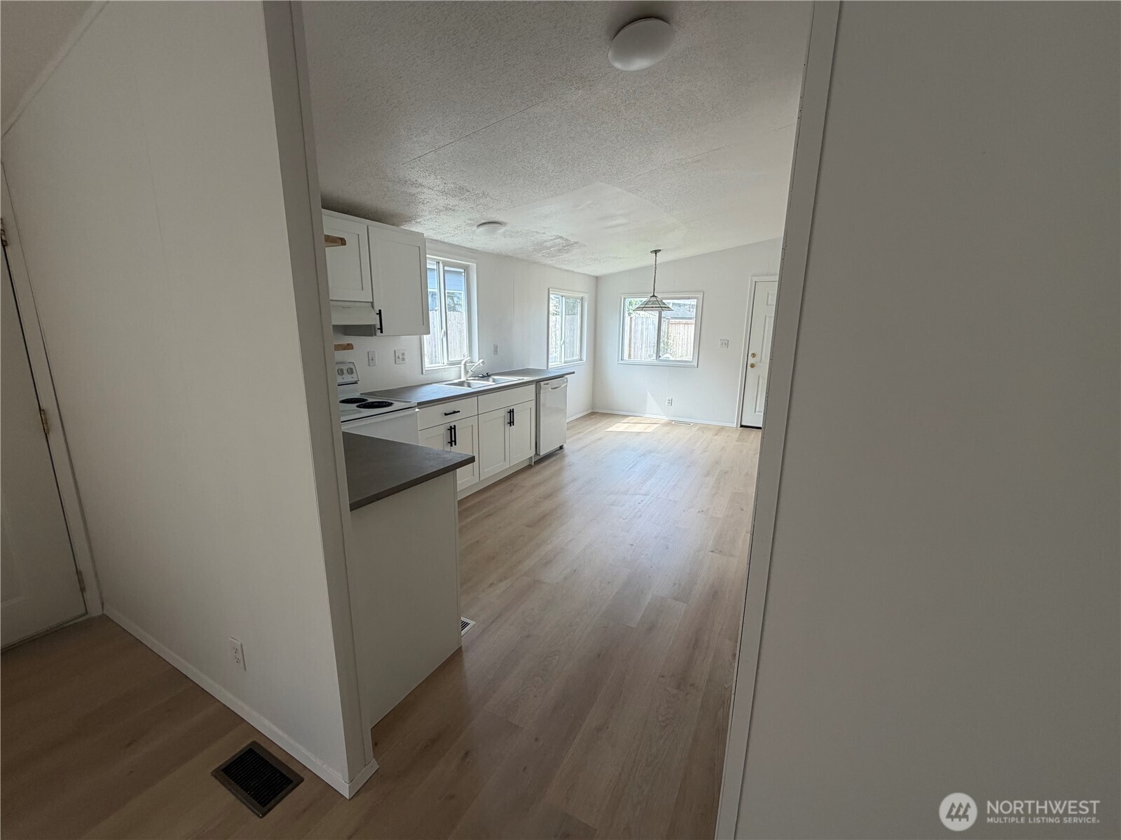 11901 55th Avenue 21 Property Photo 6