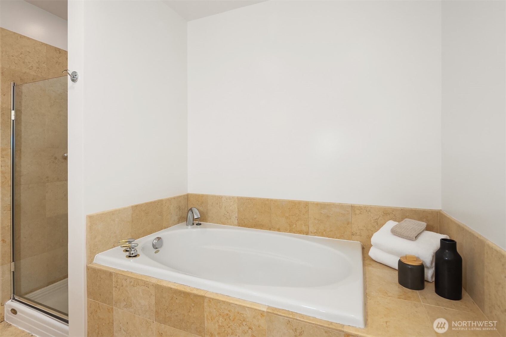 80 E Roanoke Street 2 Property Photo 23