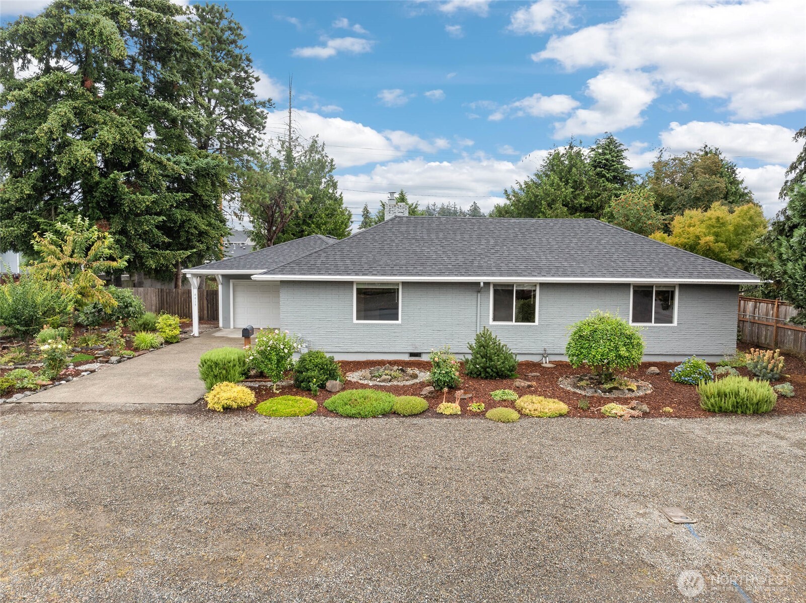 6615 S Huson Street Property Photo 3