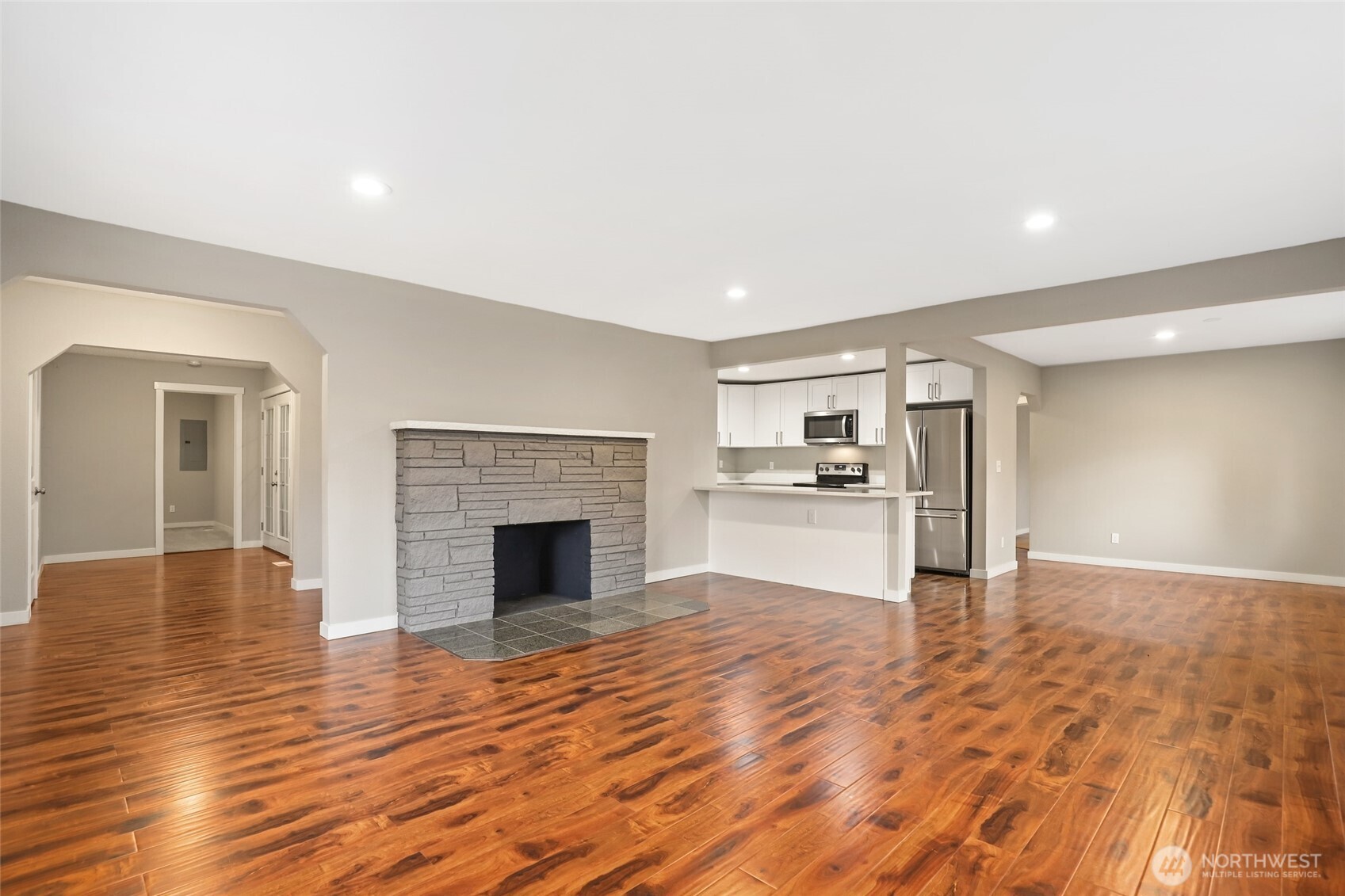 6615 S Huson Street Property Photo 4