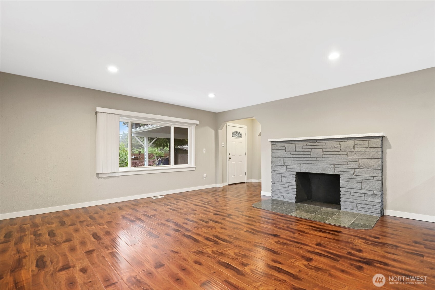 6615 S Huson Street Property Photo 5