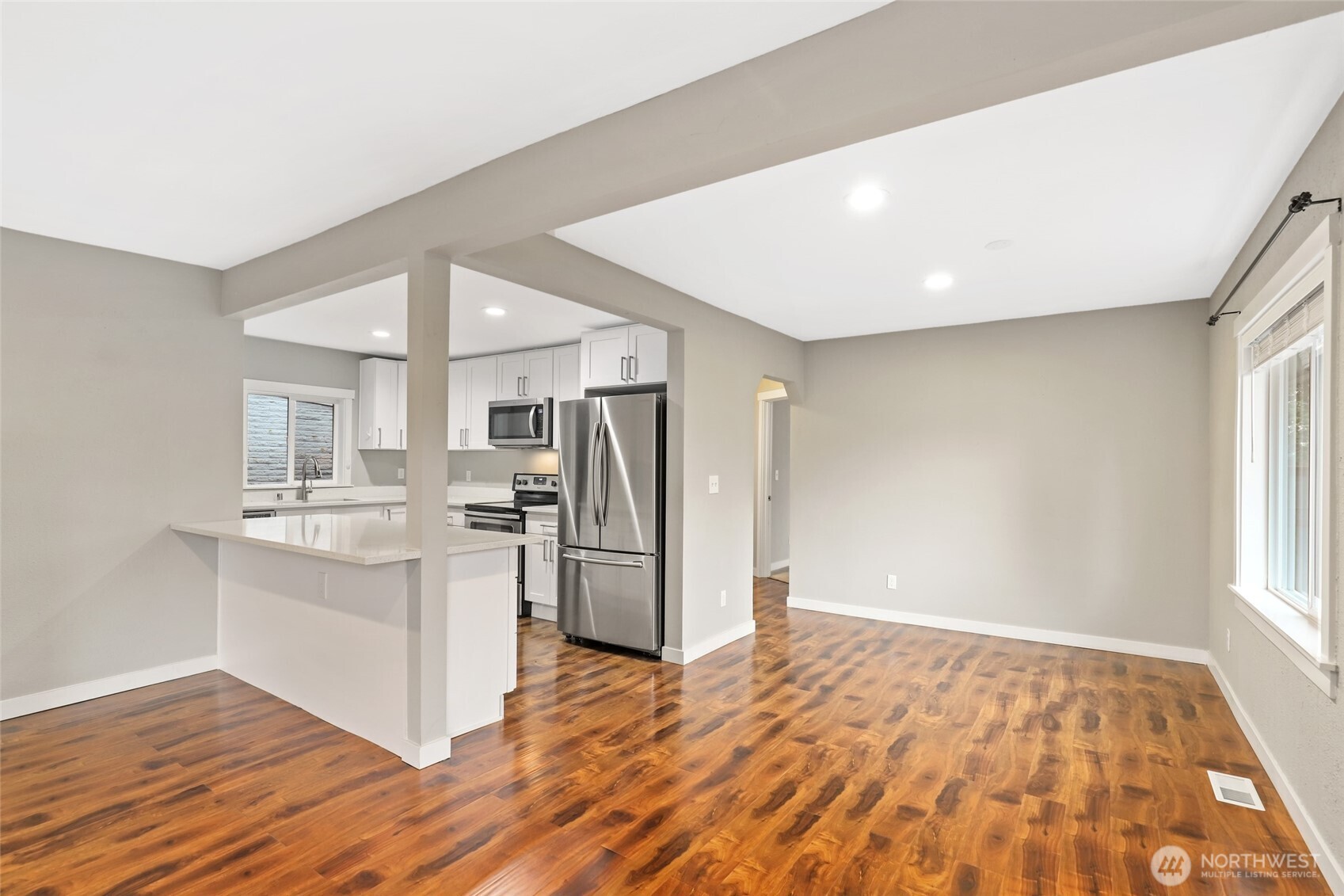 6615 S Huson Street Property Photo 8