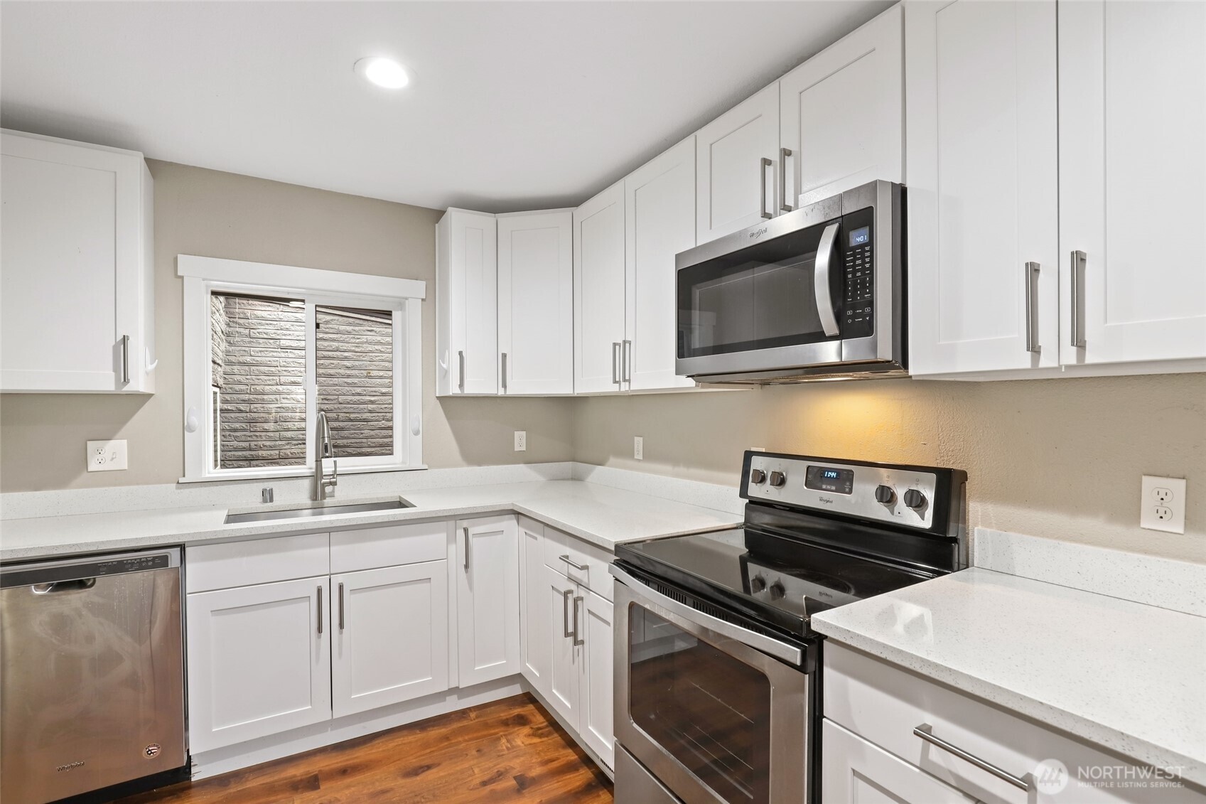 6615 S Huson Street Property Photo 11
