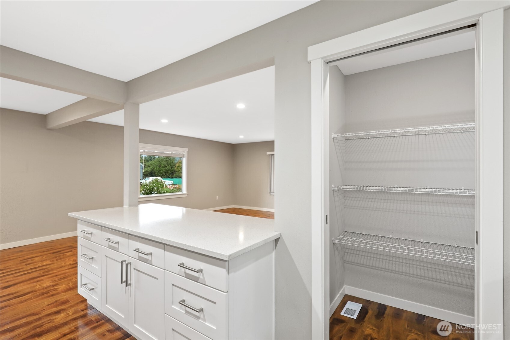 6615 S Huson Street Property Photo 14