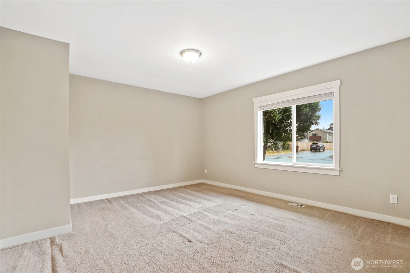6615 S Huson Street Property Photo 15