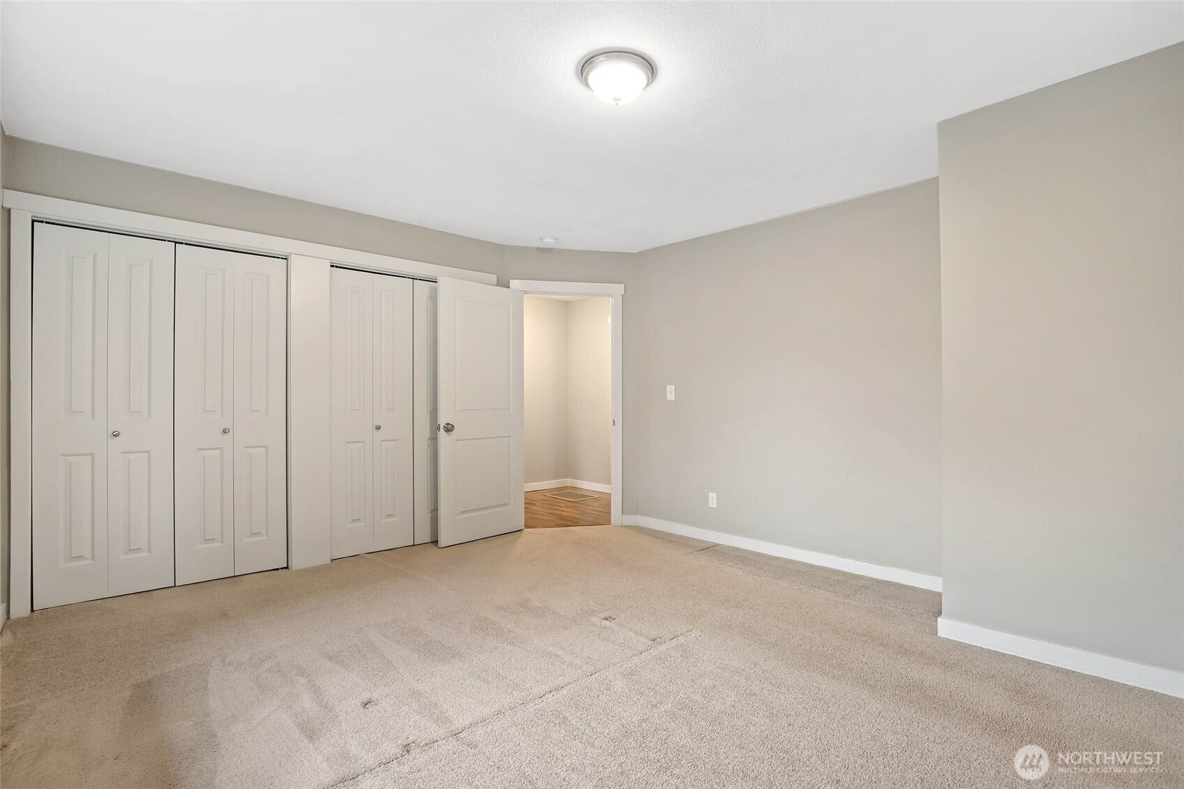 6615 S Huson Street Property Photo 16