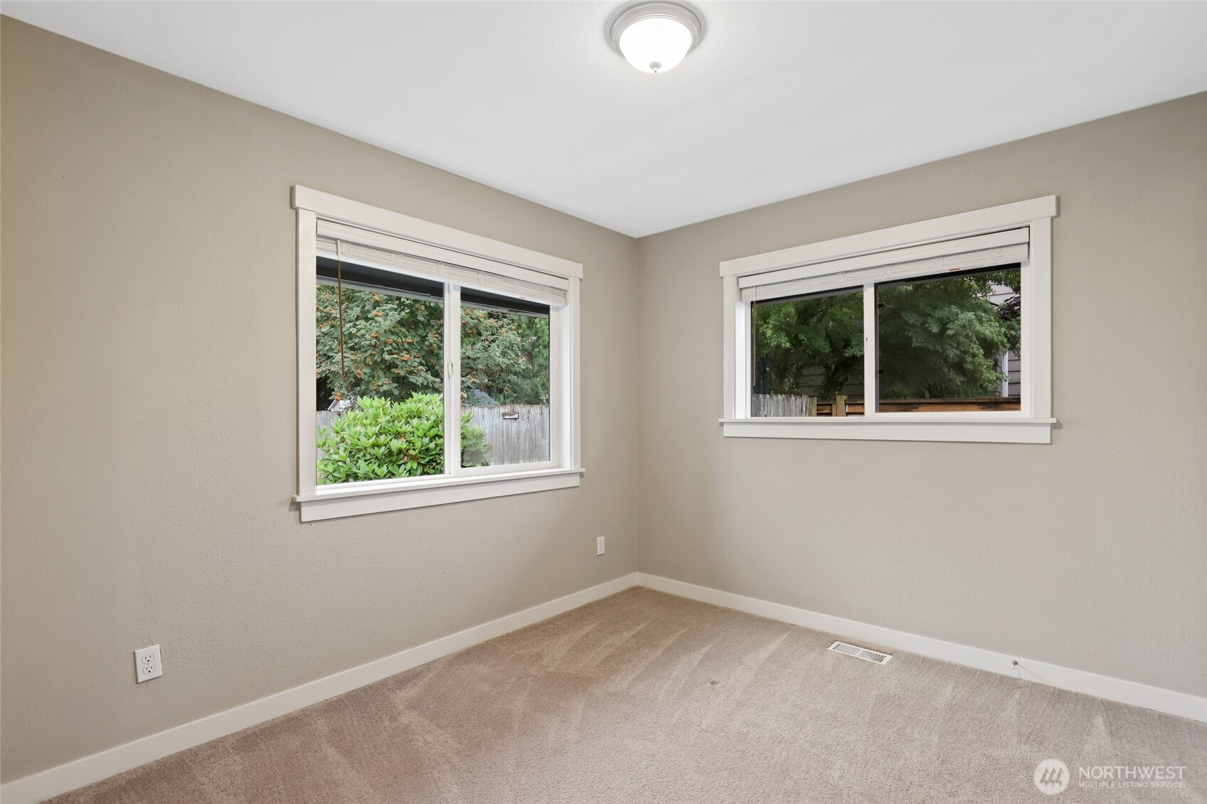 6615 S Huson Street Property Photo 17