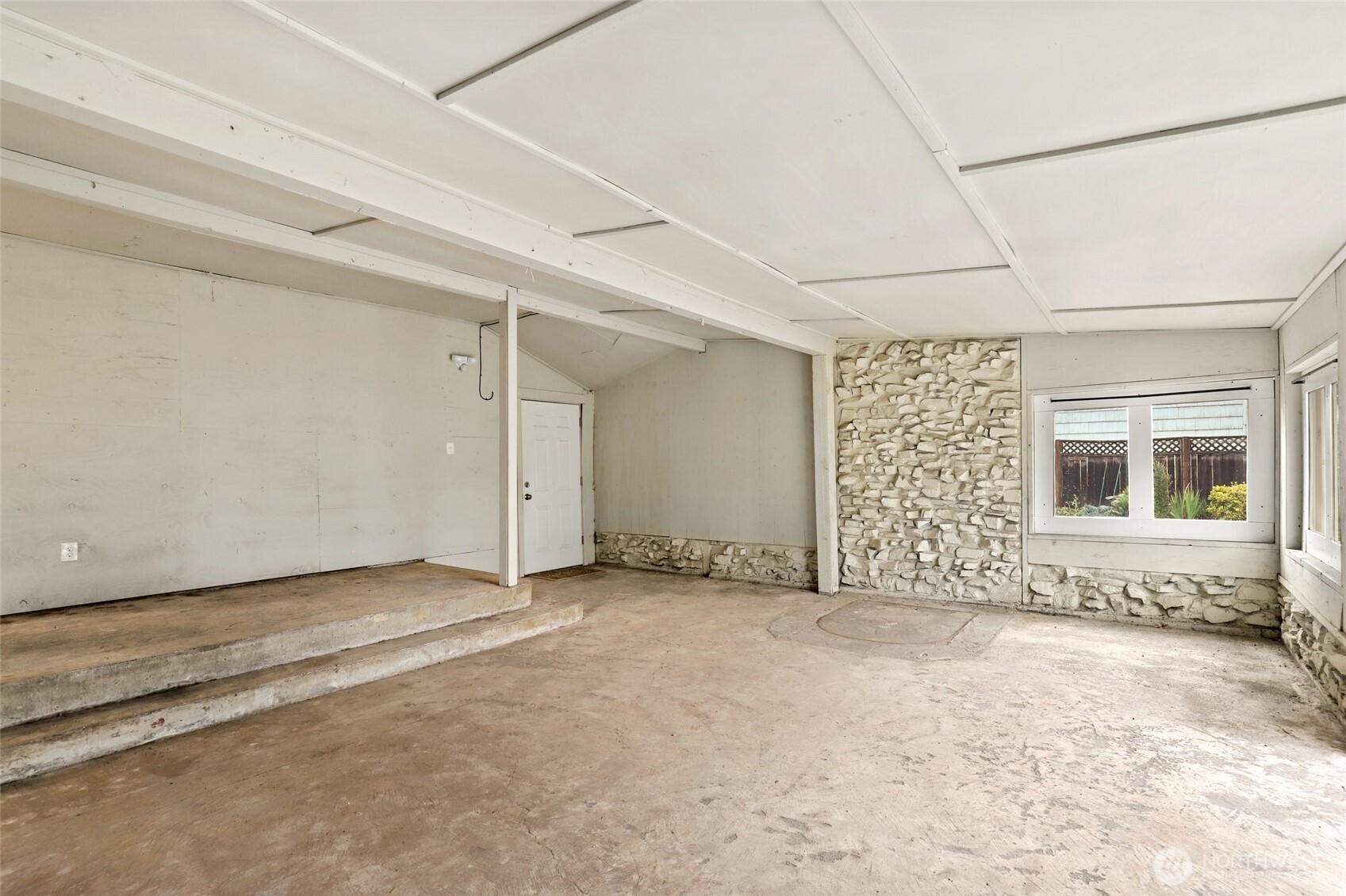 6615 S Huson Street Property Photo 28