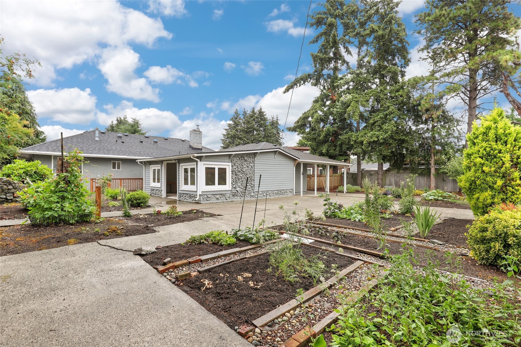 6615 S Huson Street Property Photo 31