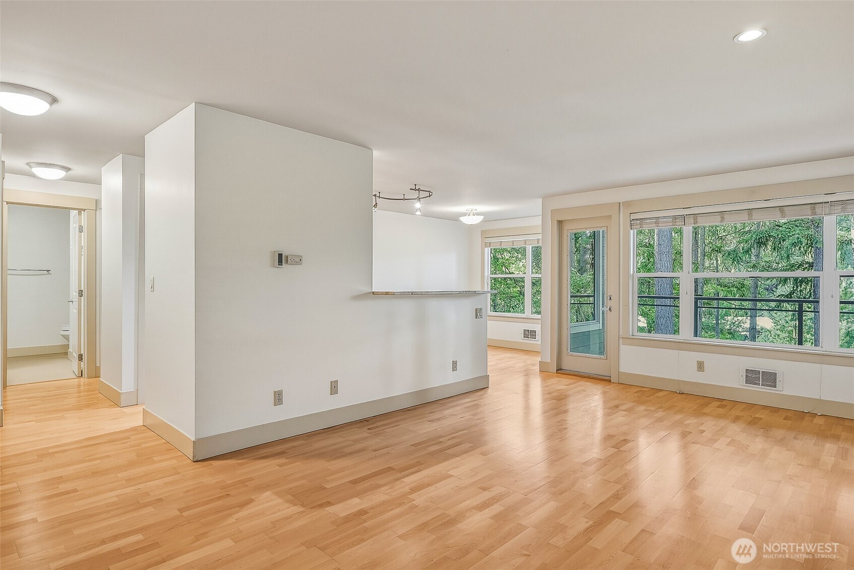 22910 90th Avenue E304 Property Photo 6