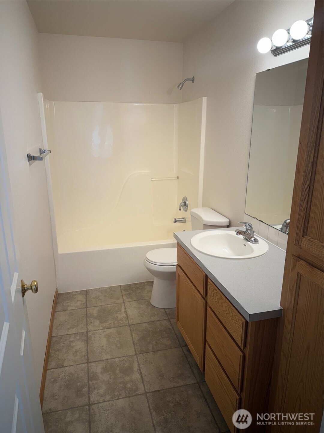 5306 5308 51st Avenue Ct Property Photo 7