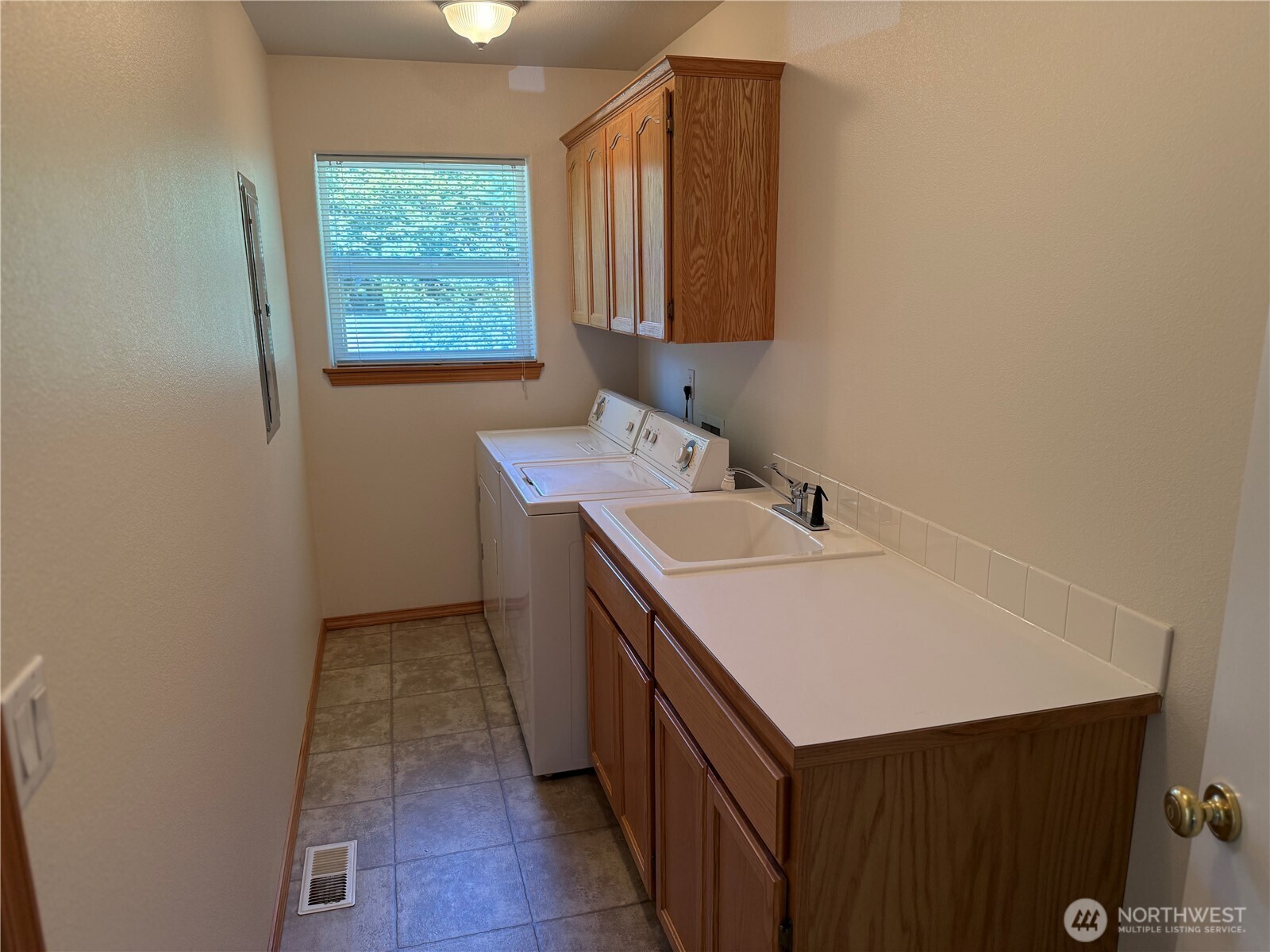 5306 5308 51st Avenue Ct Property Photo 12