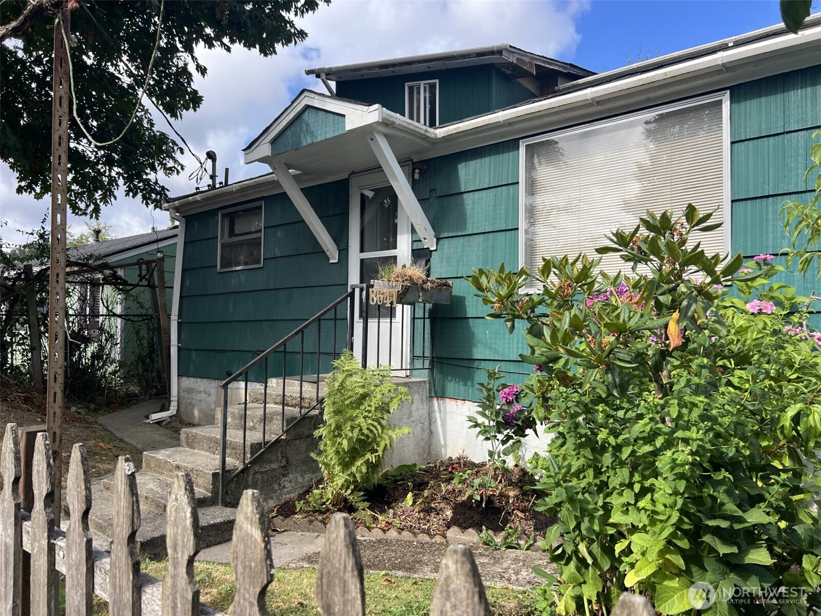 8641 45th Avenue Property Photo 1