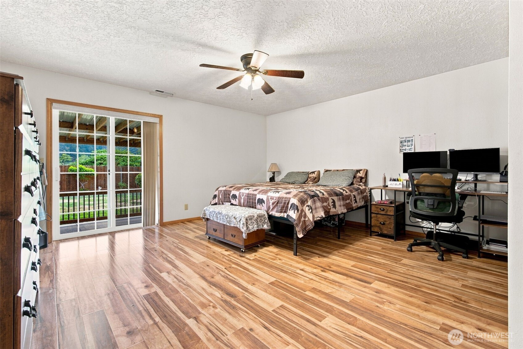 4236 Pennsylvania Property Photo 24
