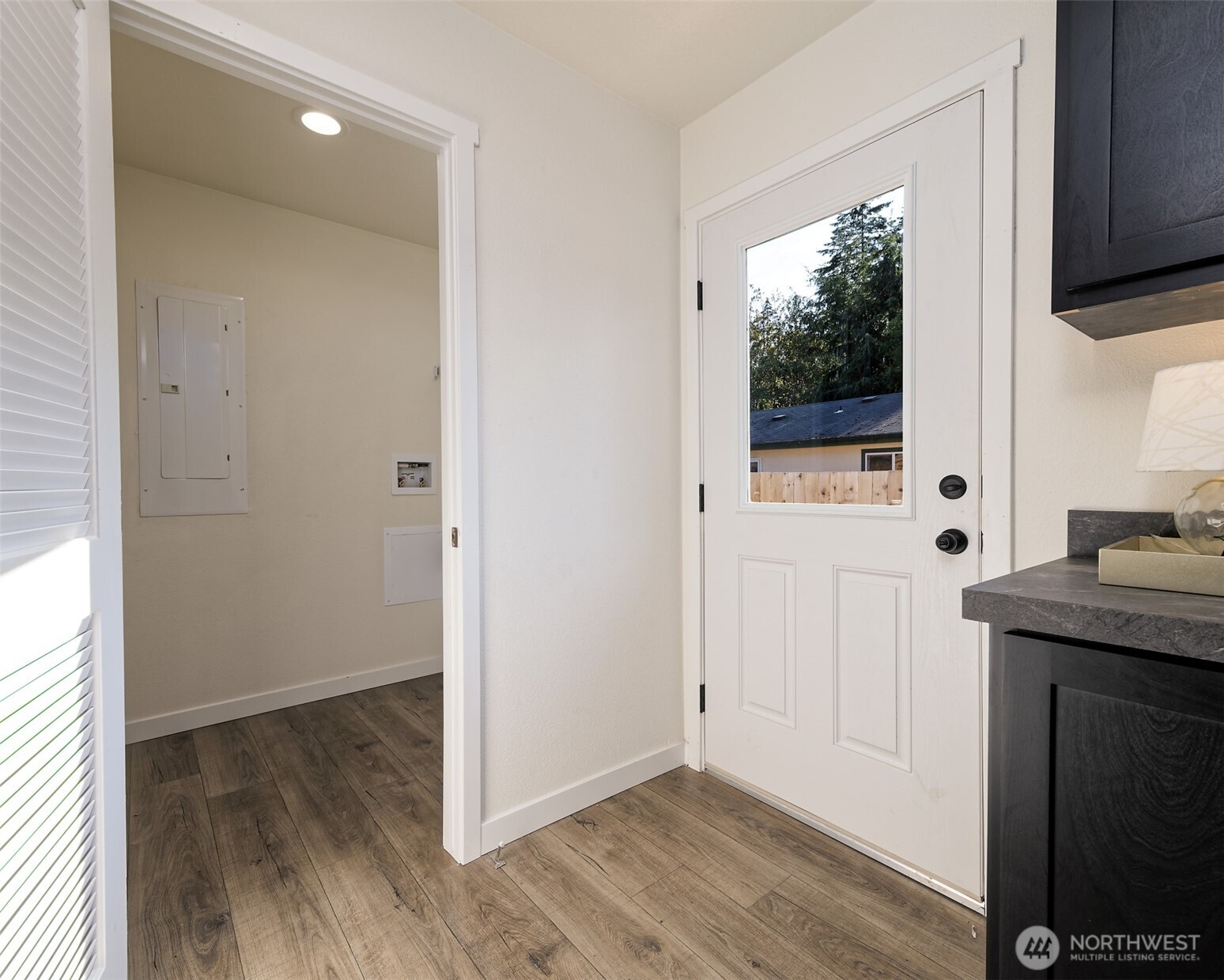 2371 E Crestview Drive Property Photo 11