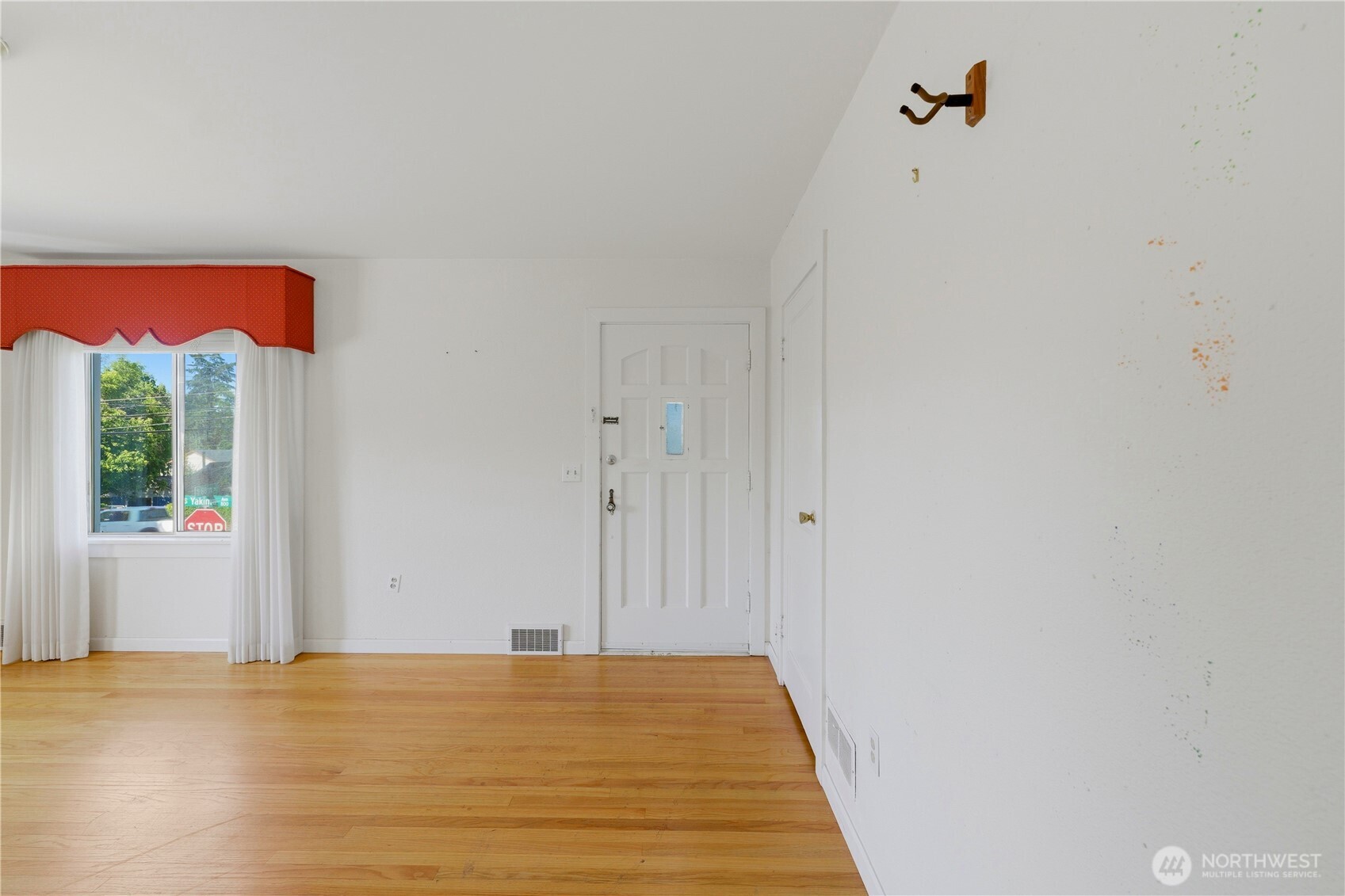 8643 Yakima Avenue Property Photo 6