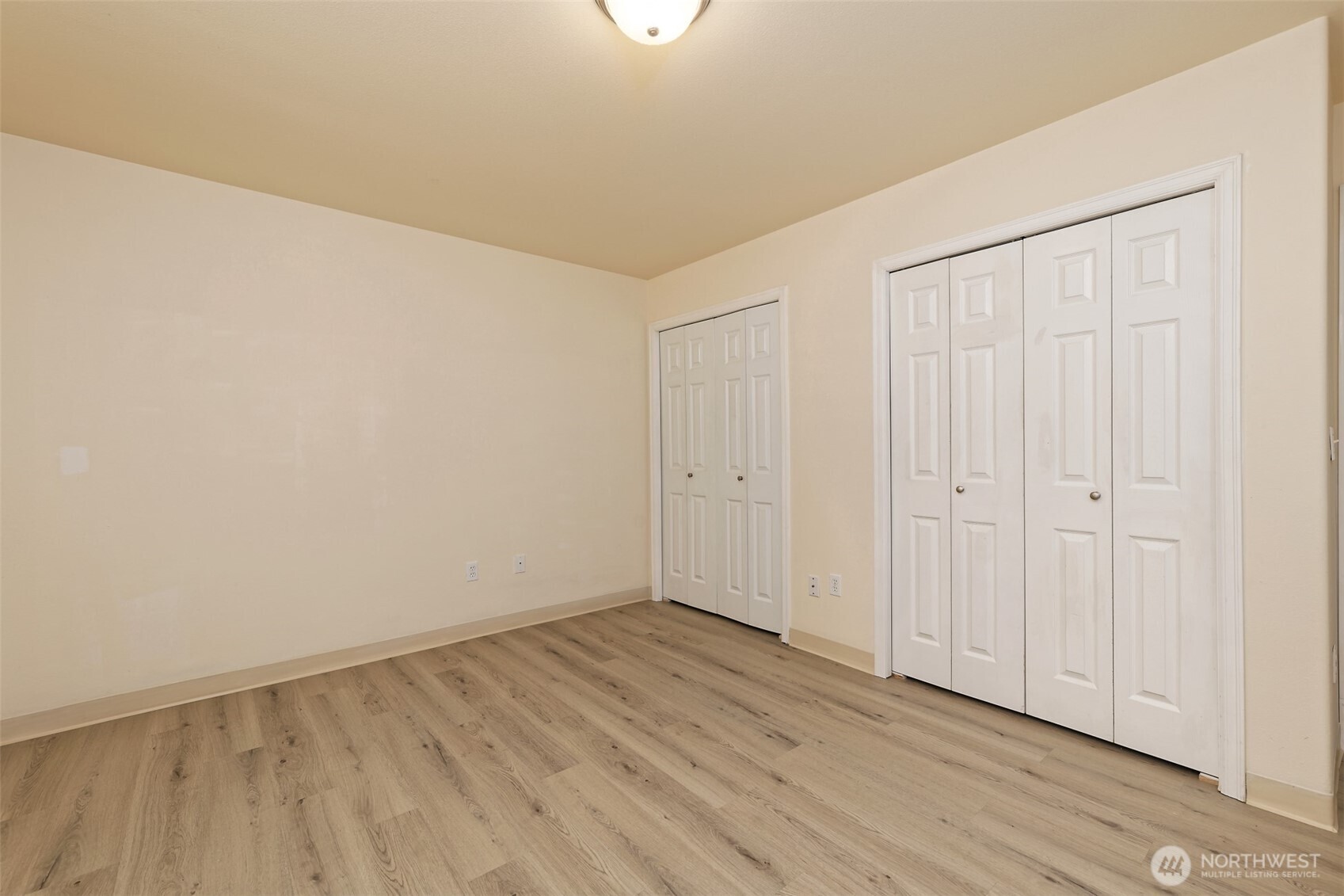 30 E Larch Place Property Photo 13