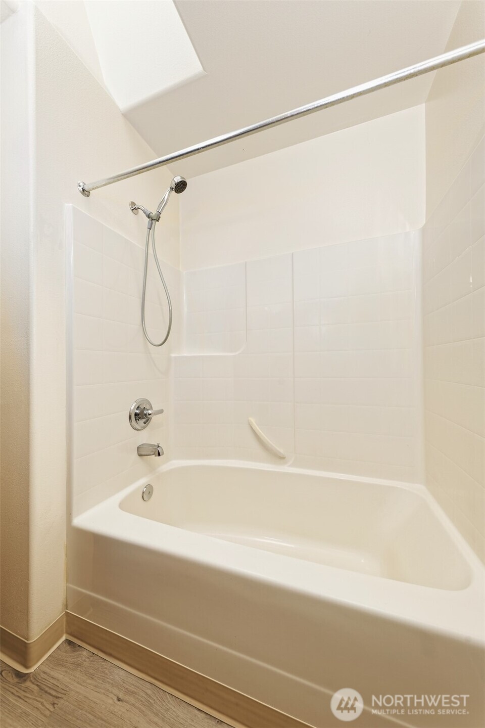 30 E Larch Place Property Photo 16
