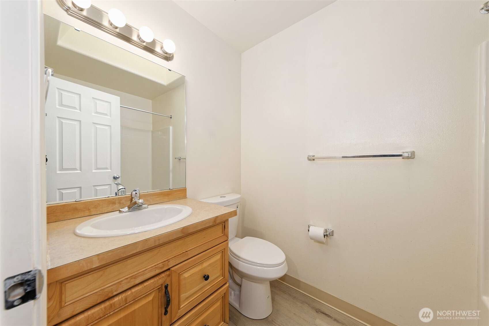 30 E Larch Place Property Photo 18