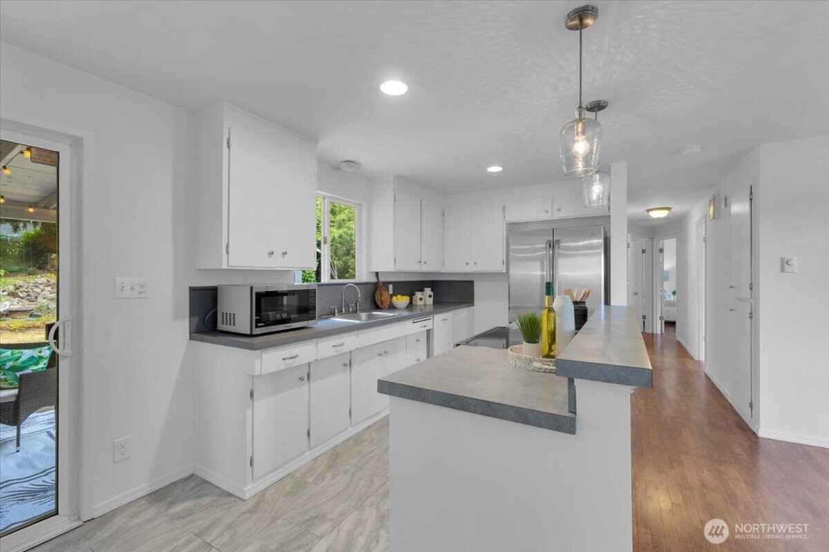 2427 200th Place Property Photo 10