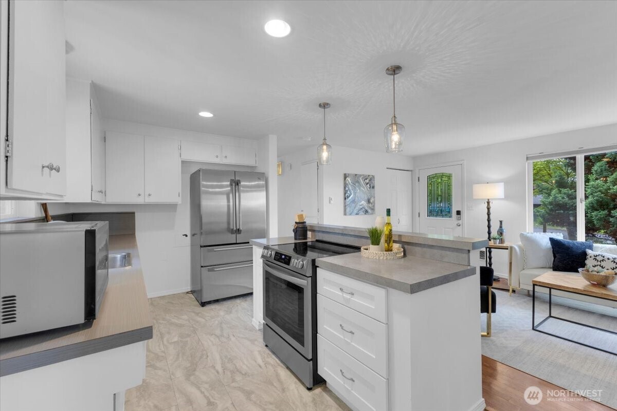 2427 200th Place Property Photo 11