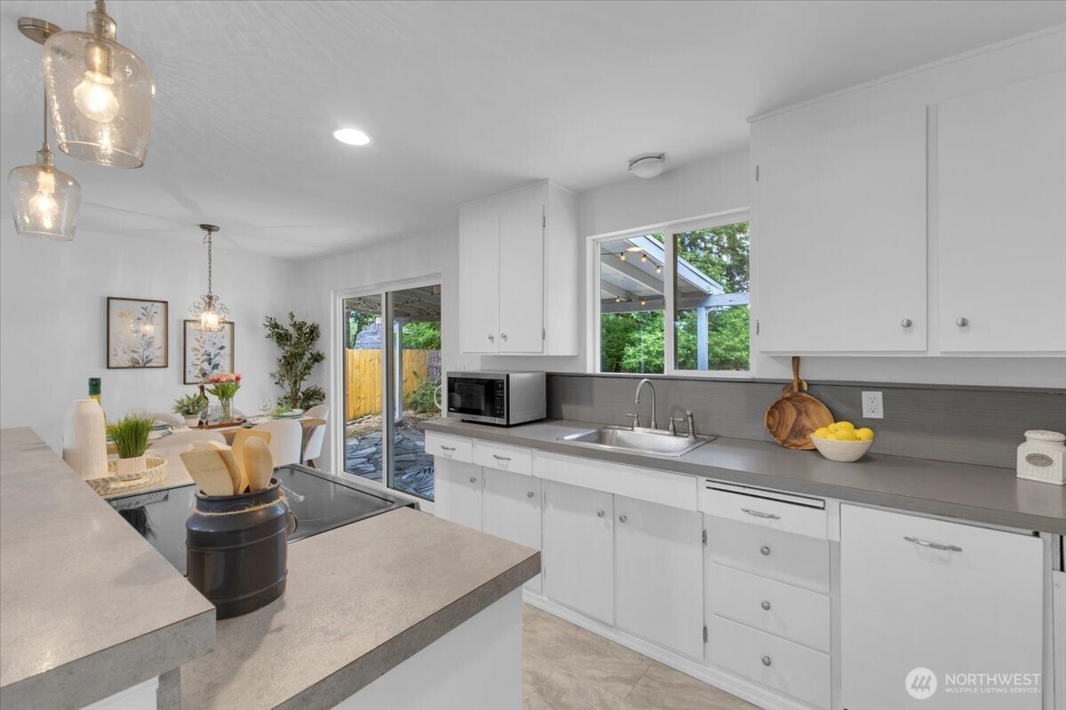 2427 200th Place Property Photo 12