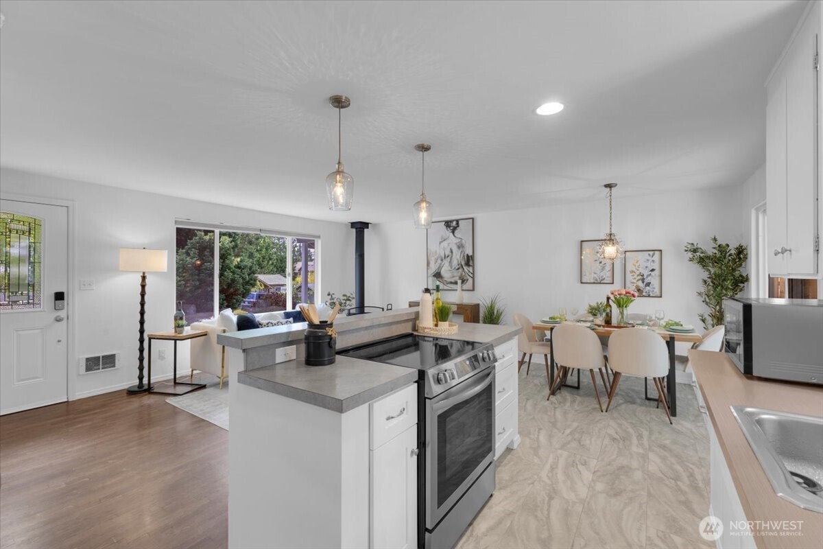 2427 200th Place Property Photo 13