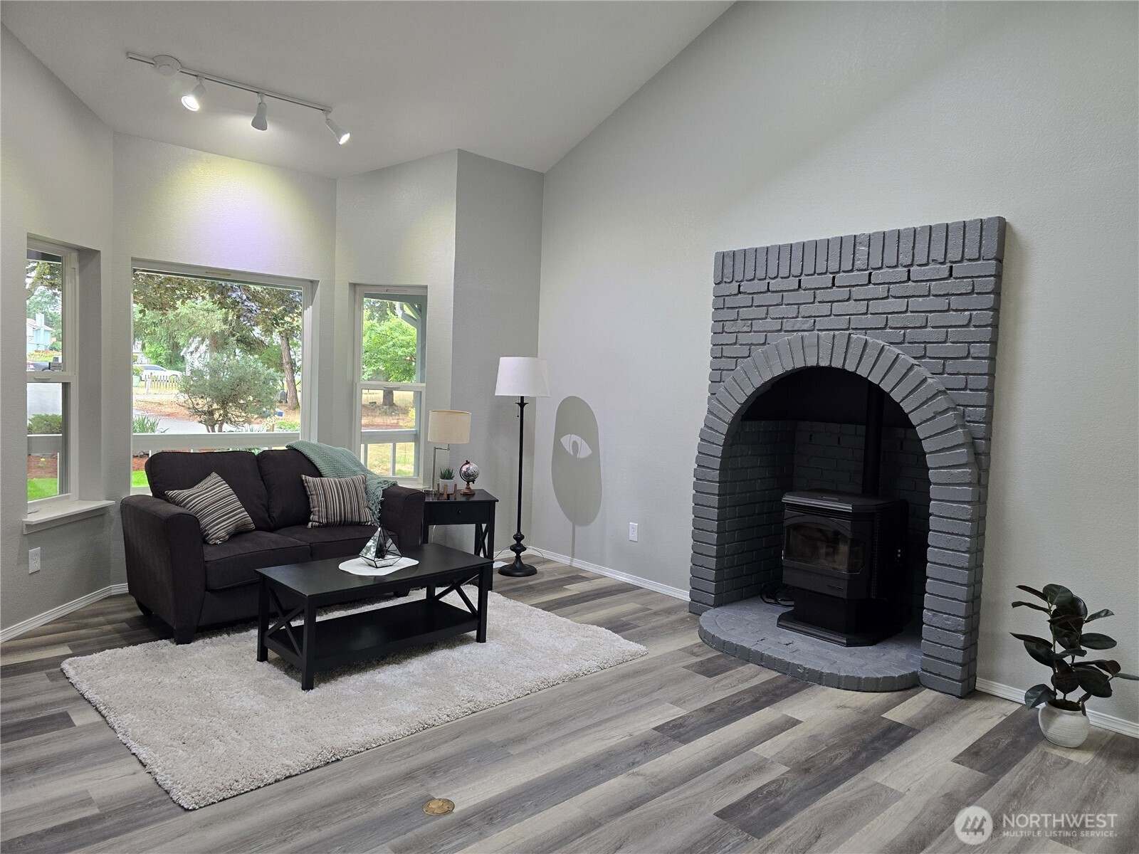 1911 154th Street Ct Property Photo 3