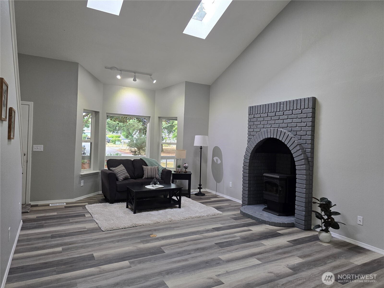 1911 154th Street Ct Property Photo 4