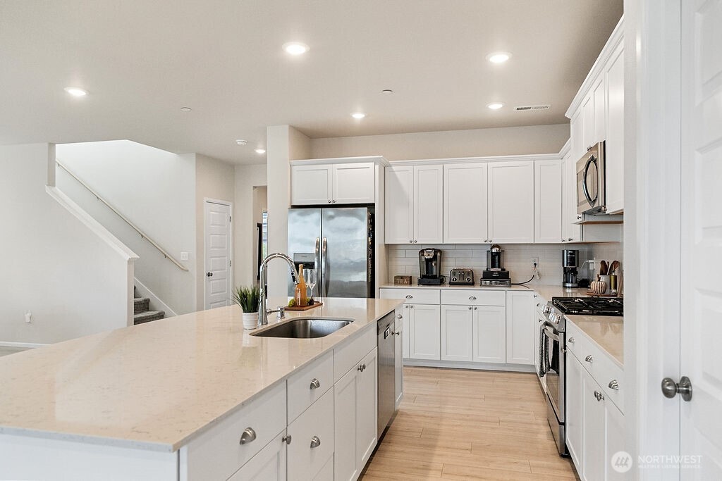1235 Panoramic Loop Property Photo 7