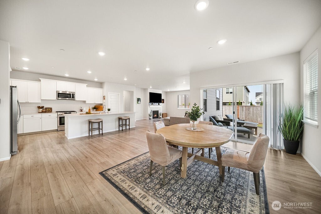 1235 Panoramic Loop Property Photo 10