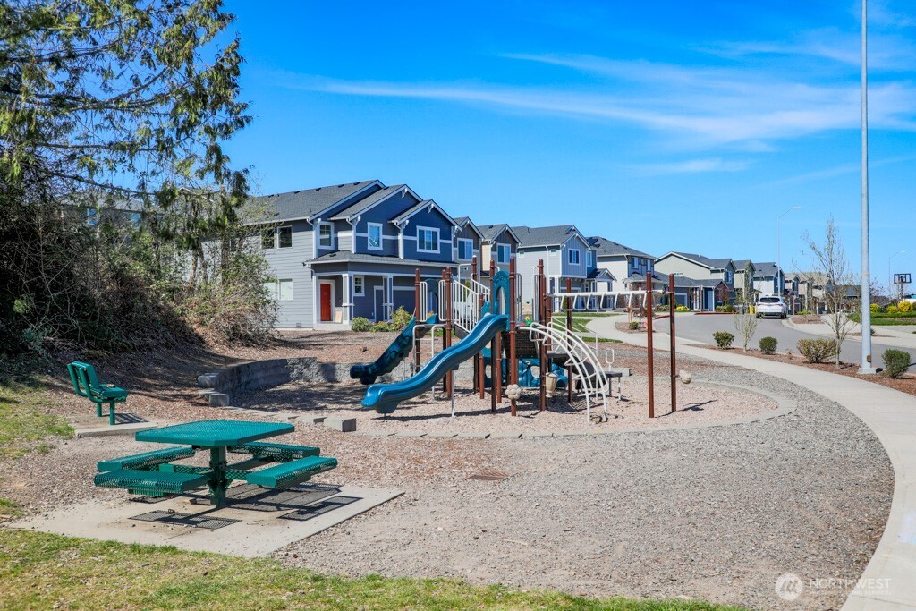 1235 Panoramic Loop Property Photo 35