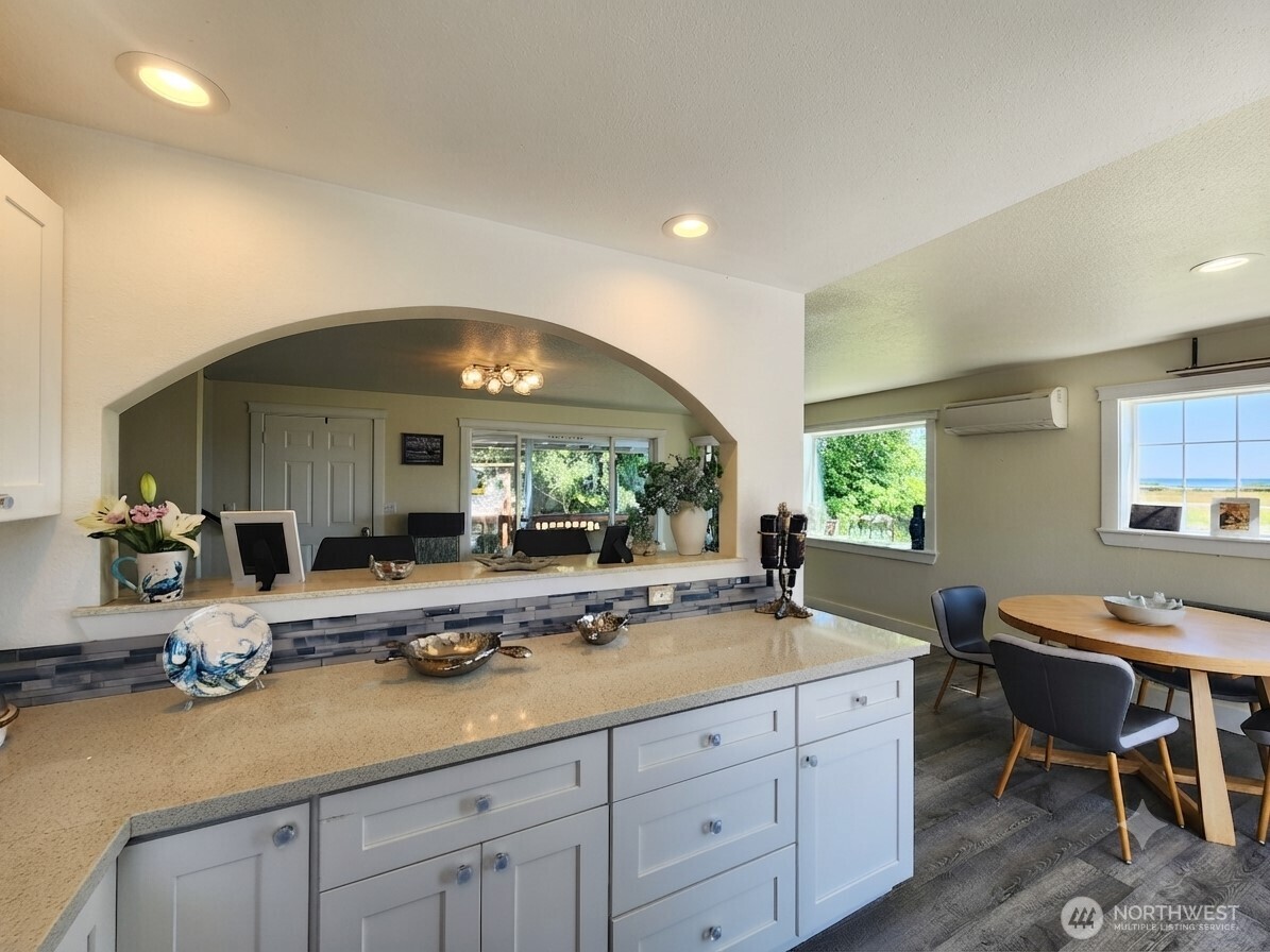 370 Olympic View Avenue Property Photo 8