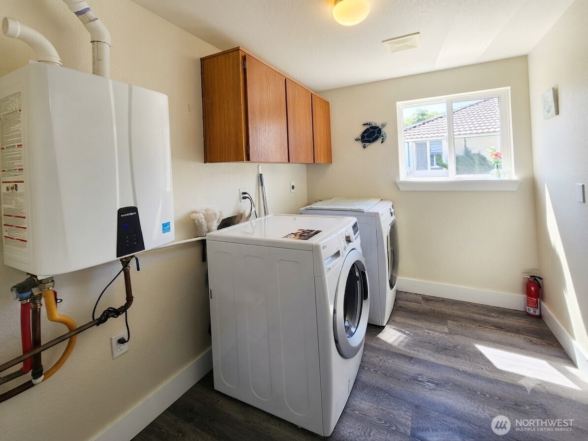 370 Olympic View Avenue Property Photo 25