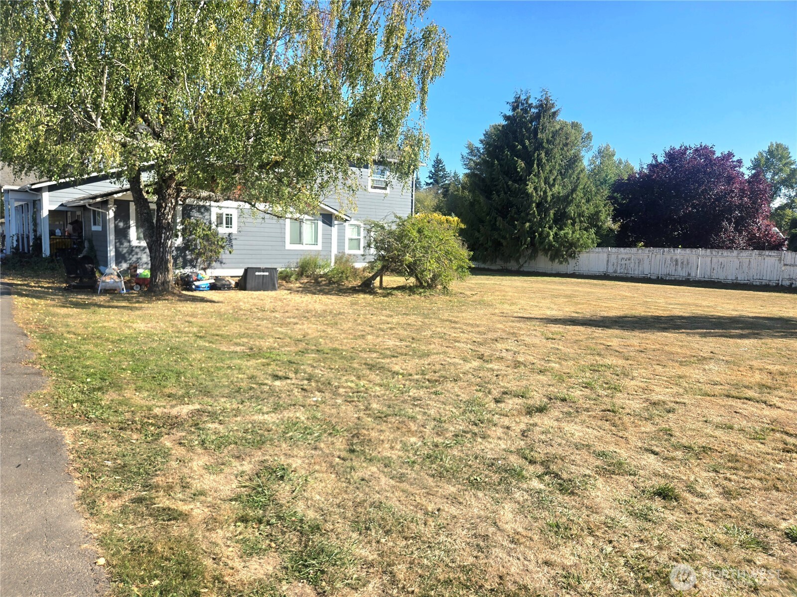 13711 Vickery Avenue Property Photo 2