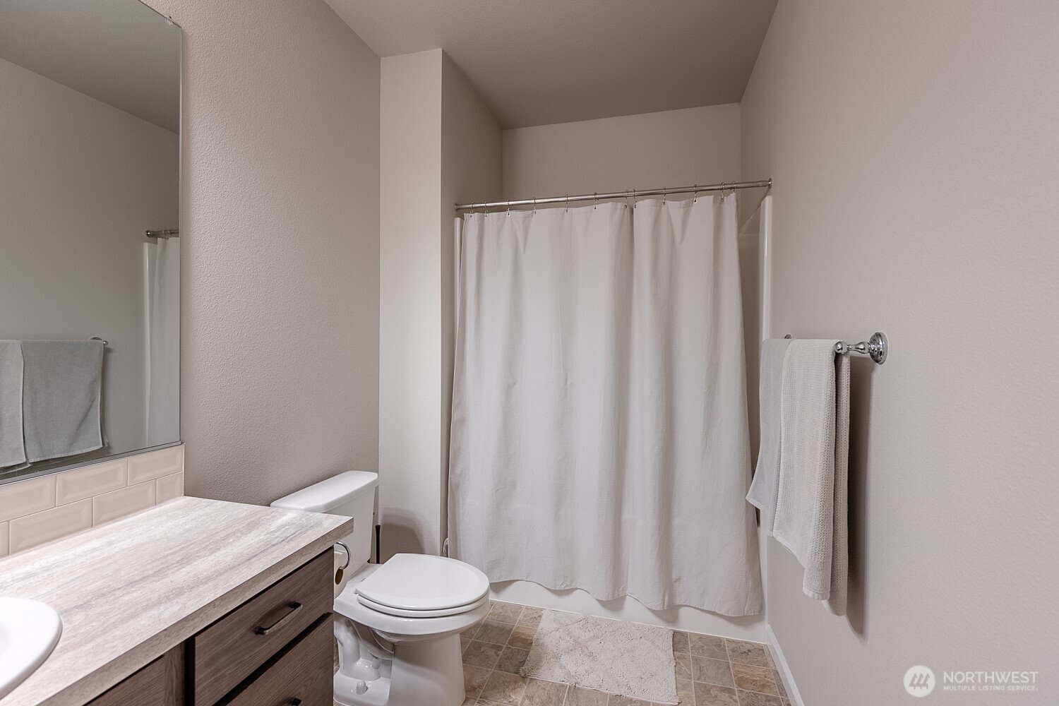 412 Ne L St Property Photo 13
