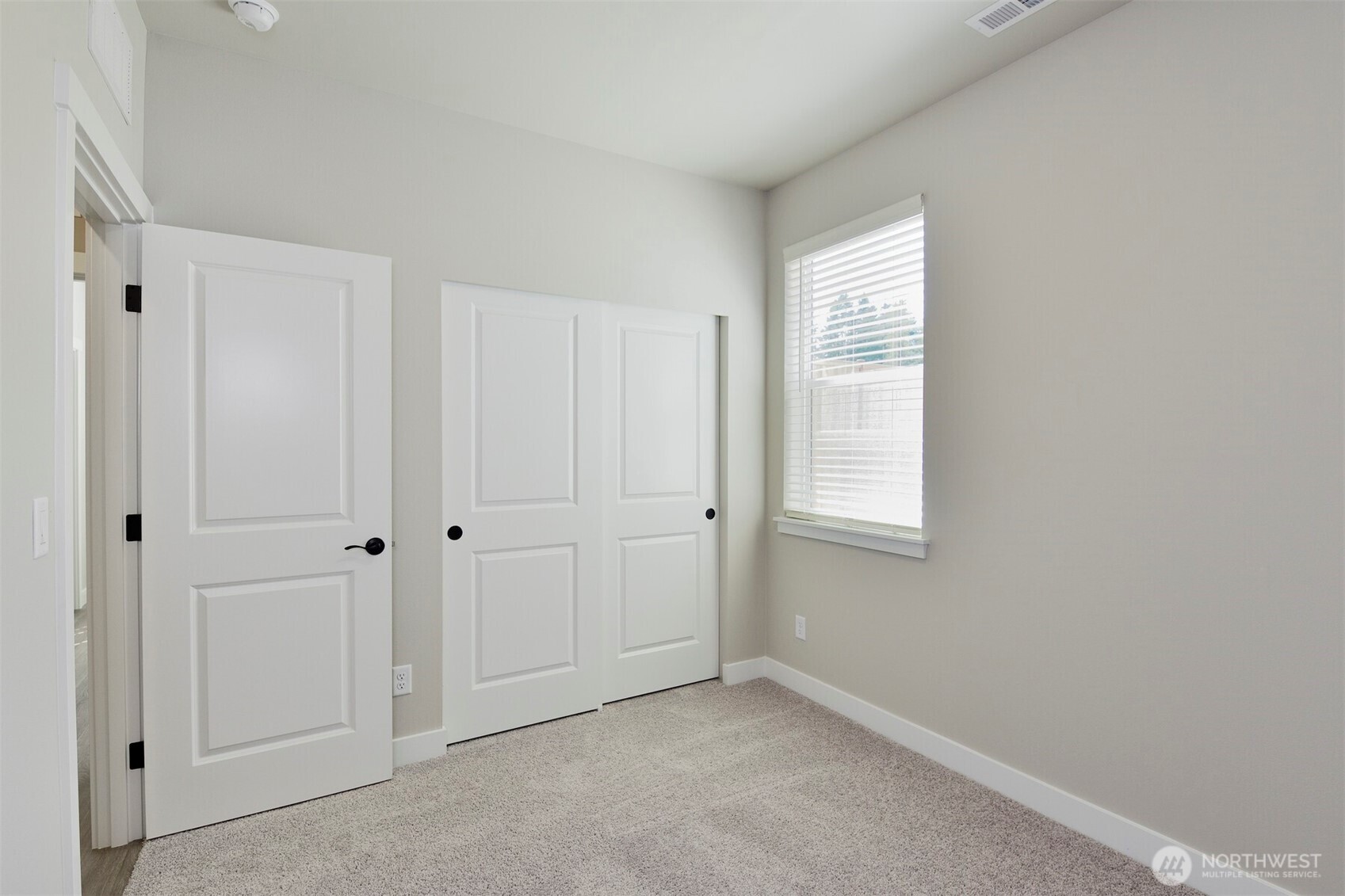 5827 Lost City Lane Property Photo 10