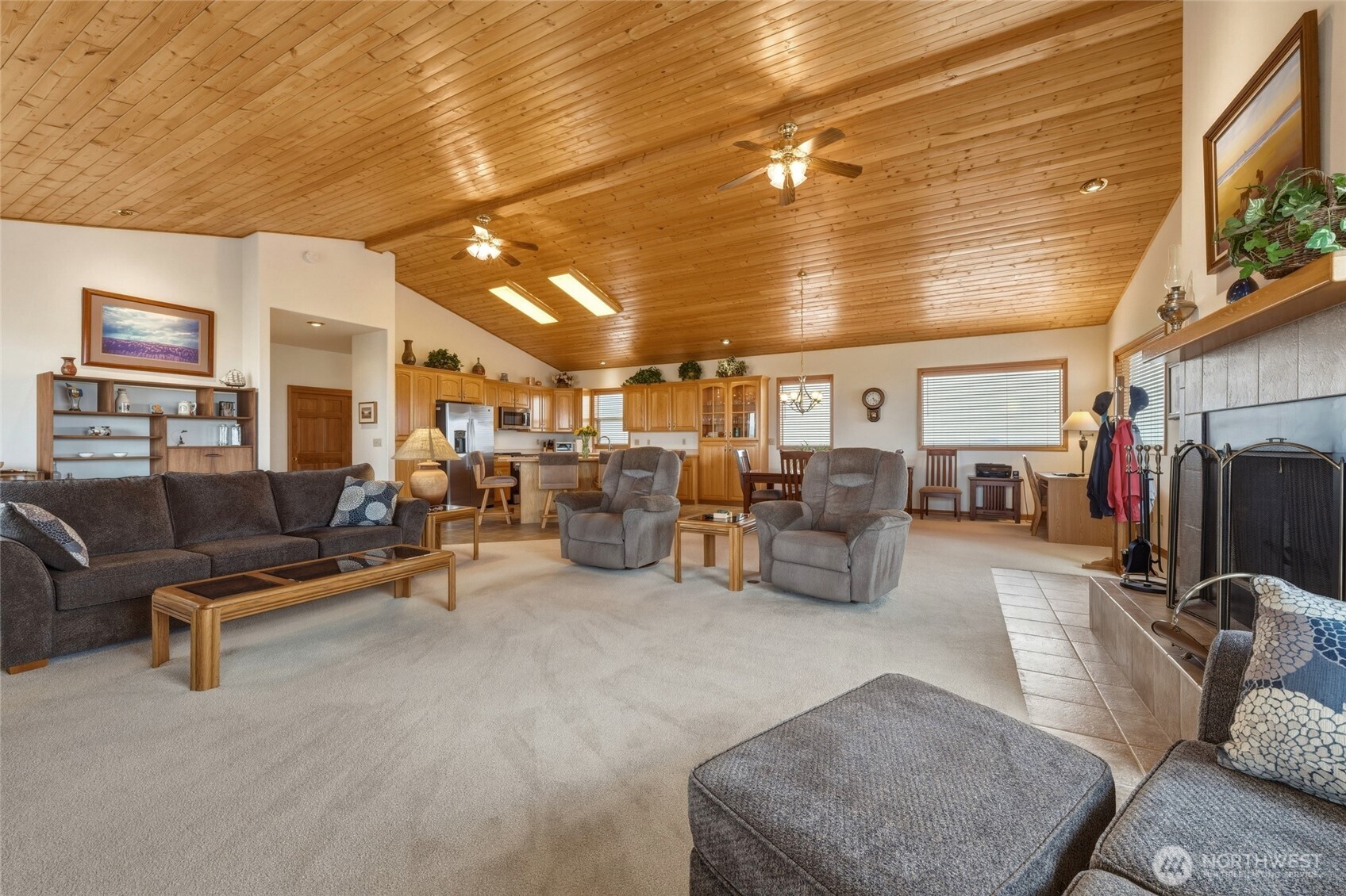 711 Watson Loop Property Photo 17