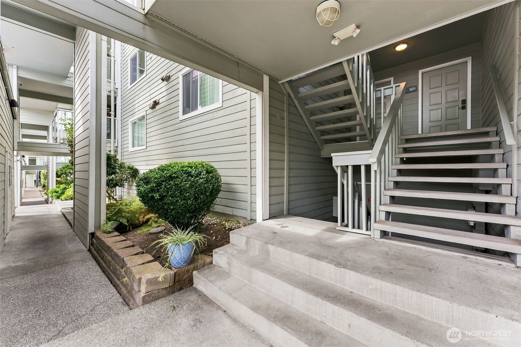 22211 6th Avenue 301 Property Photo 6