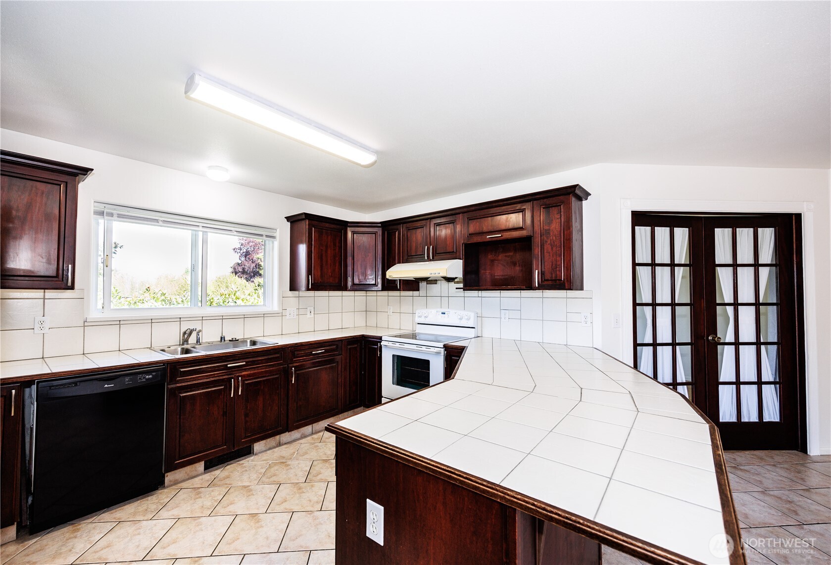 1301 1305 Mitchell Avenue Property Photo 8