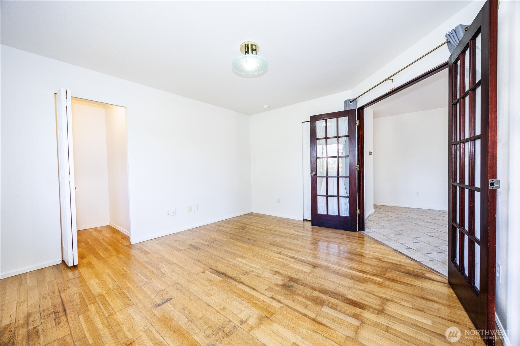 1301 1305 Mitchell Avenue Property Photo 11
