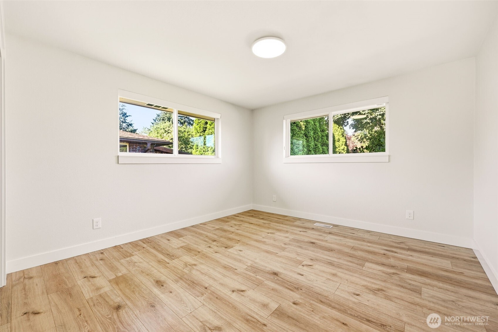 8434 E E Street Property Photo 13