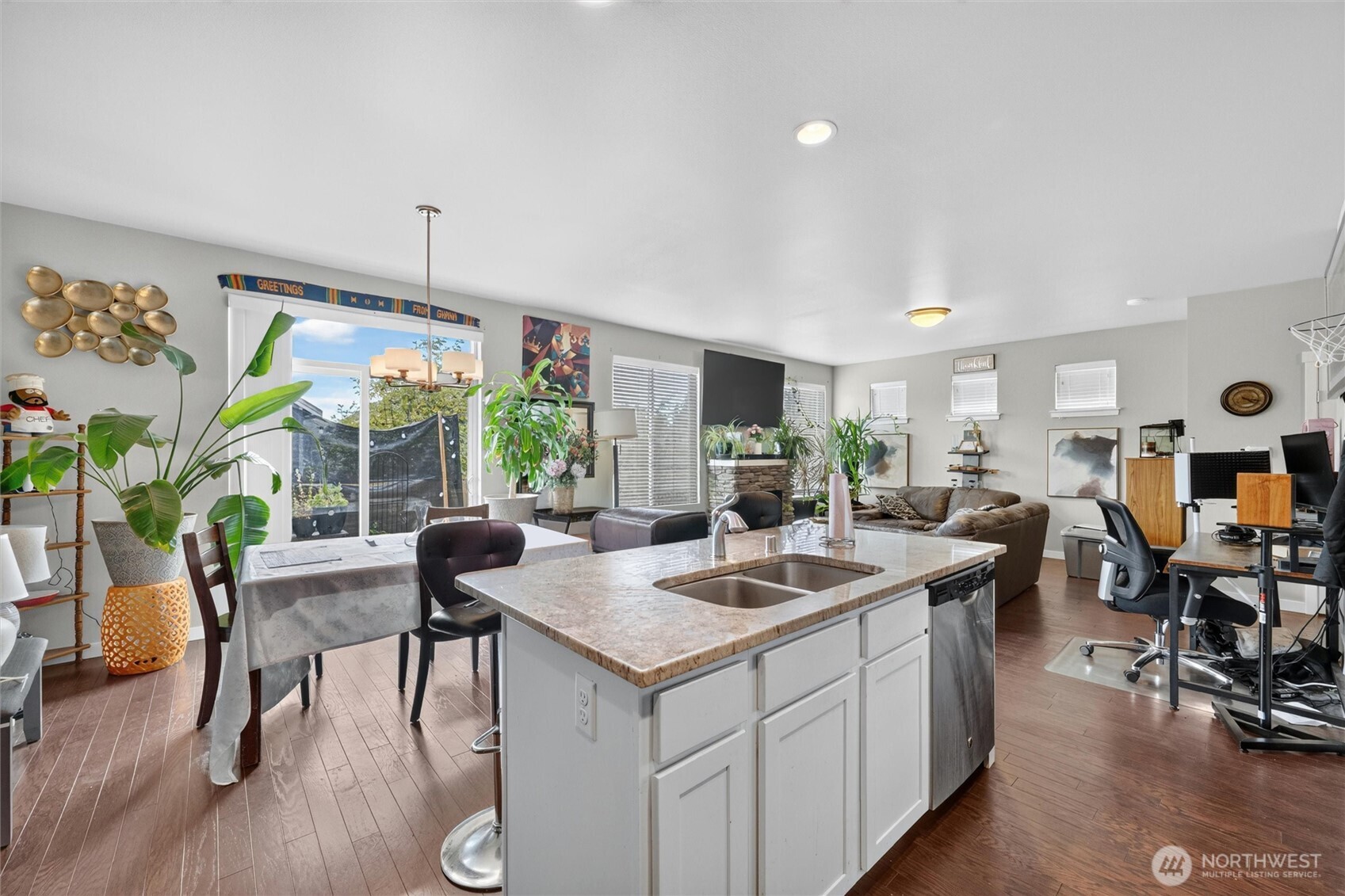 4749 Hadley Street Property Photo 4