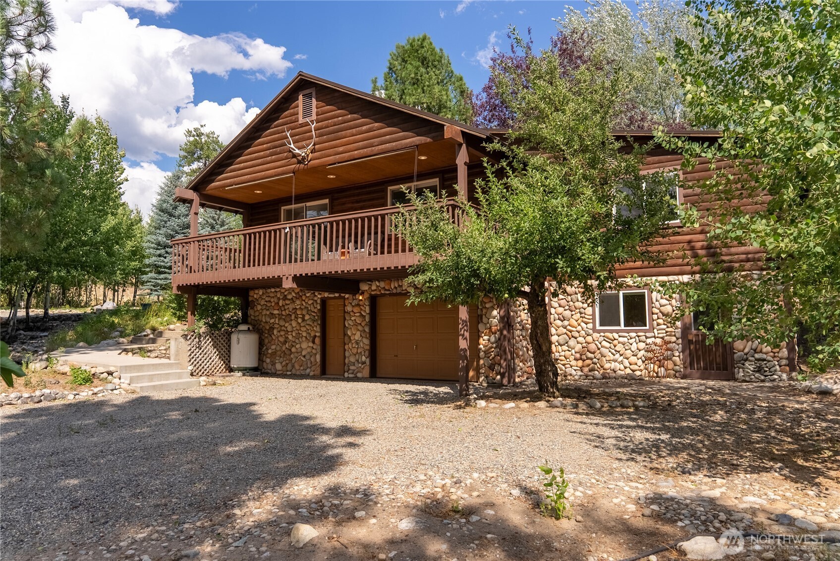 14 Apple Way Property Photo 32