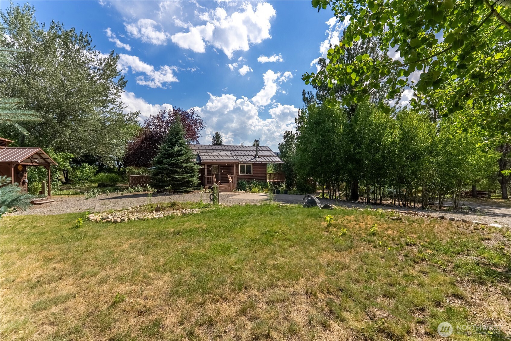 14 Apple Way Property Photo 34