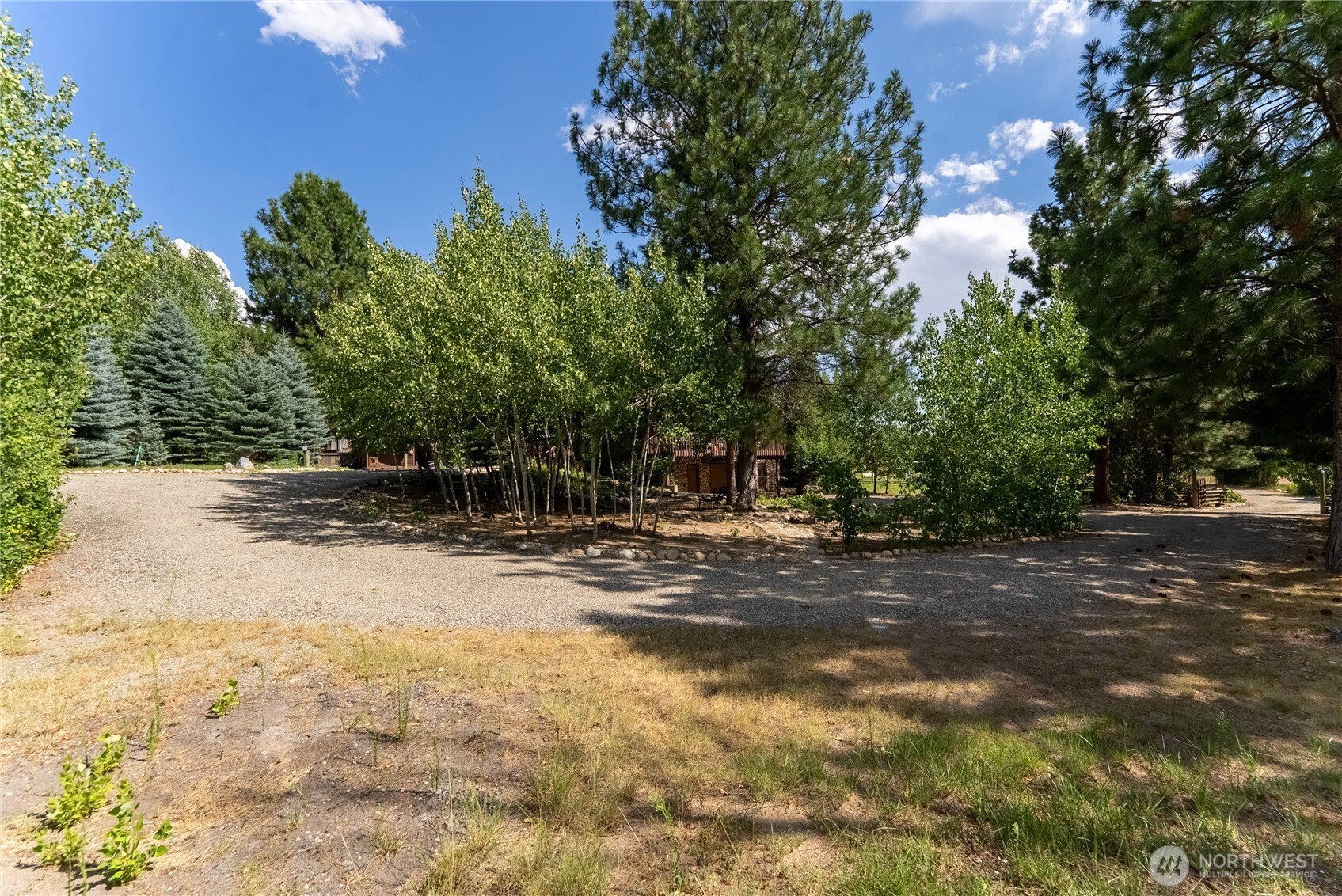 14 Apple Way Property Photo 36