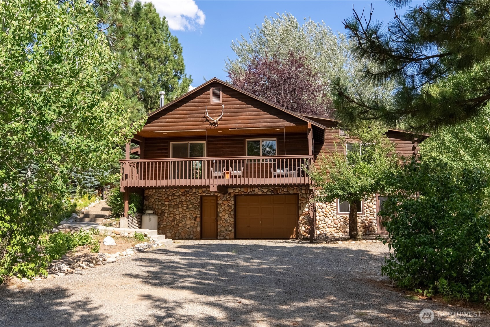 14 Apple Way Property Photo 38