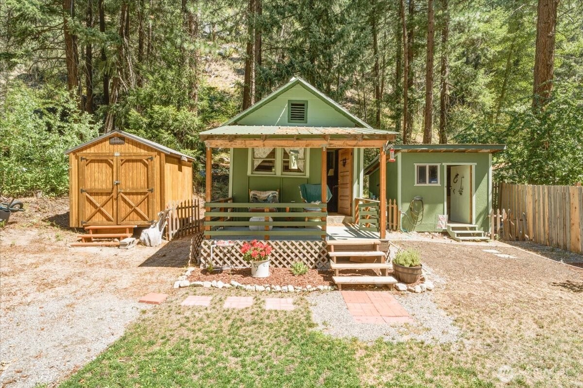 17964 Entiat River Road Property Photo 1