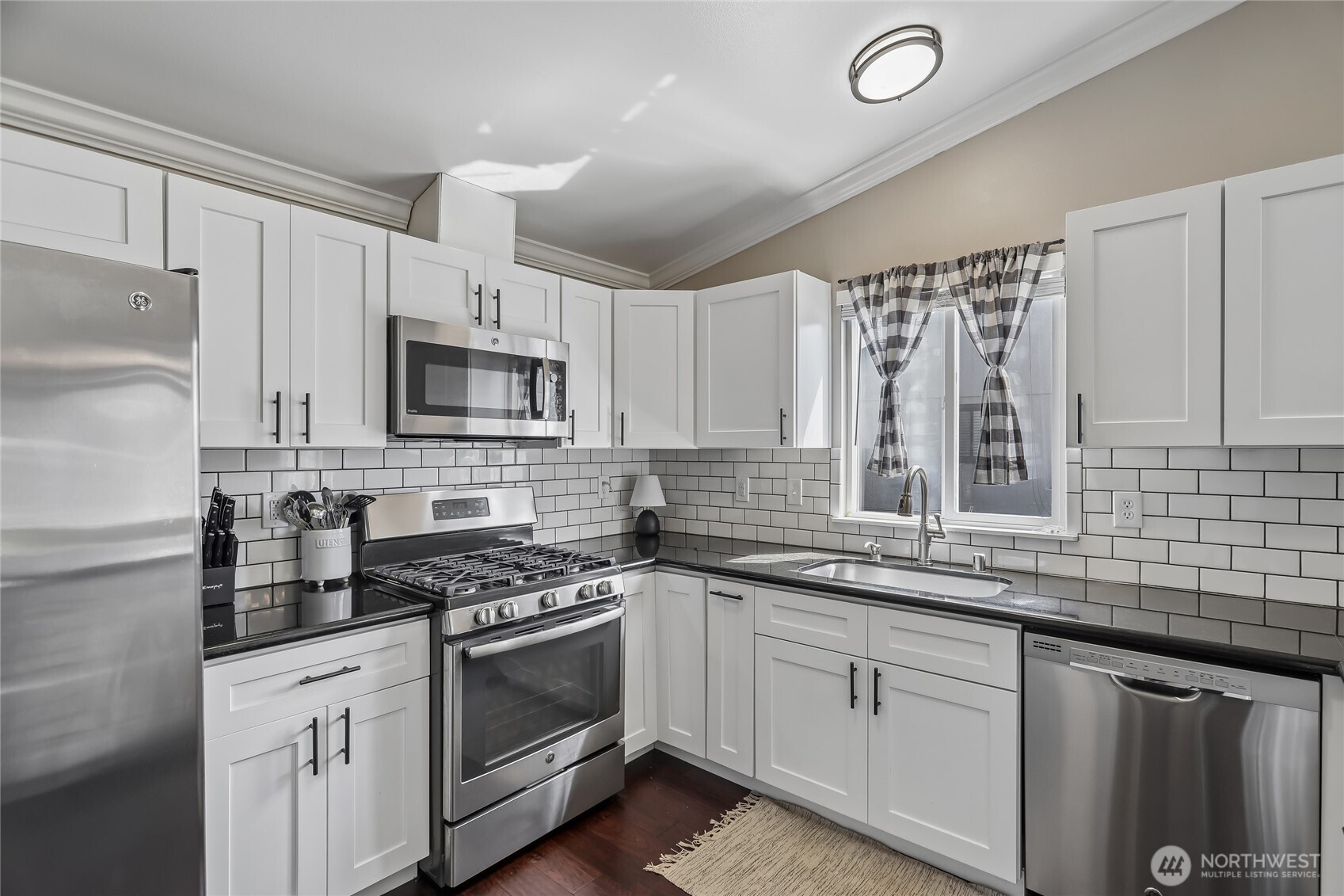 4512 193rd Place Property Photo 8